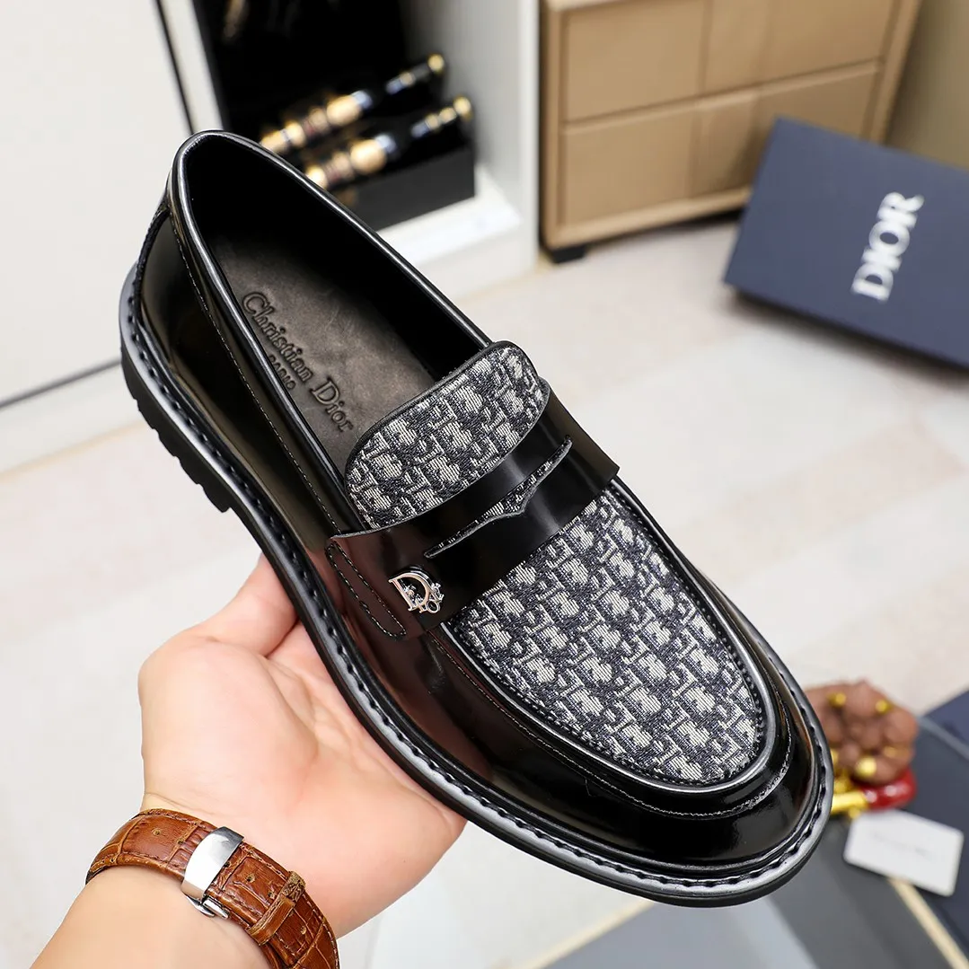 Men's shoes 💰520🕷️🕷️[Dior] Dior's new casual men's shoes are launched in Hong Kong counters. Official website 1:1 production. Italian woven cowhide + water-dyed 🐂 leather lining. Designed by European and American masters. Perfect shape to create counter quality, solid color rubber wear-resistant outsole and classic dazzling toe! Super versatile and very comfortable. High-end without losing taste, fashionable and novel! ! Absolute focus! 8 colors available! Code number 38-45……
